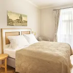 Hotel At The Golden Scissors