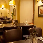 Hotel At The Golden Scissors Praha