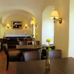 Hotel At The Golden Scissors Praha