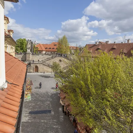 酒店 At The Golden Scissors 4*