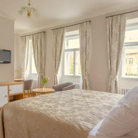 At The Golden Scissors 4* Praha
