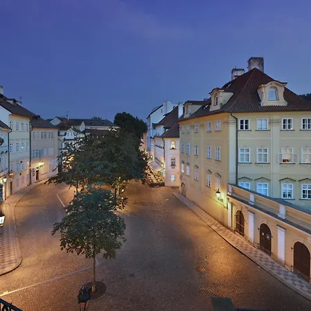 At The Golden Scissors 4* Praga