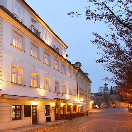 At The Golden Scissors Hotel Prag