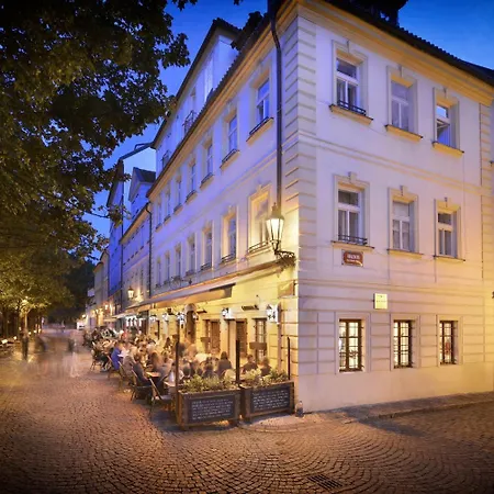 Hotel At The Golden Scissors 4*