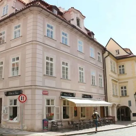 At The Golden Scissors 4* Praga