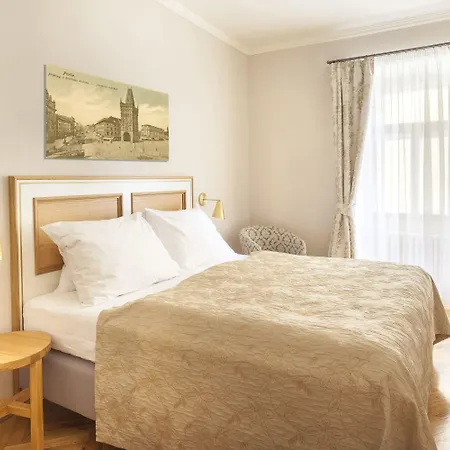 Hotel At The Golden Scissors