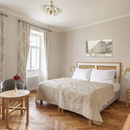 Hotel At The Golden Scissors 4*