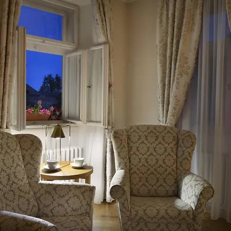 At The Golden Scissors 4*