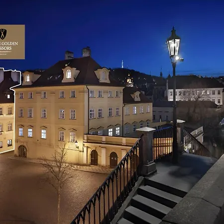 Hotel At The Golden Scissors 4*