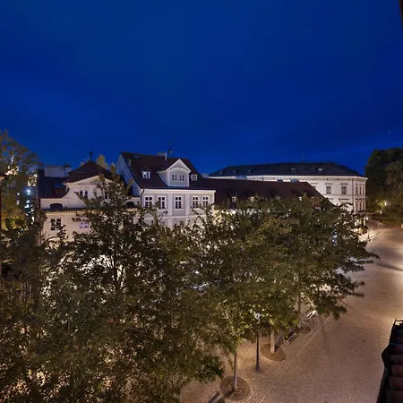 Hotel At The Golden Scissors